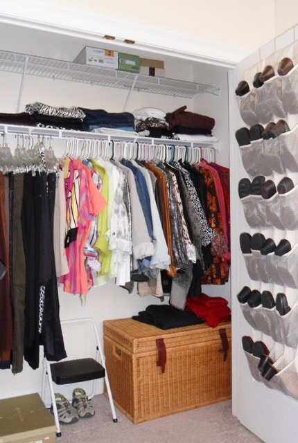 An photo of a neatly organized closet